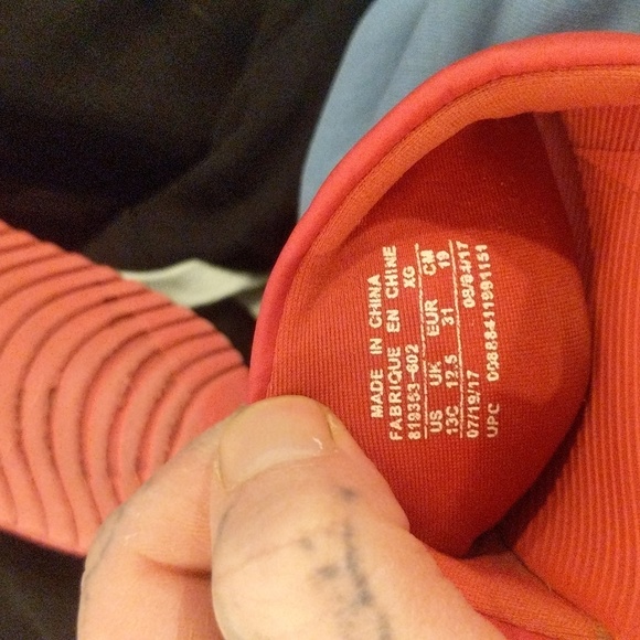 3/$30 Nike Slides - Picture 3 of 3